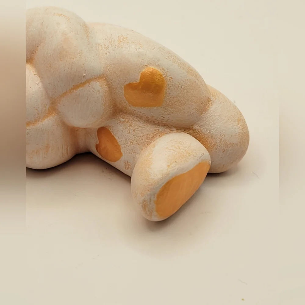 Vintage Handpainted Sleepy Bunny Baby Figurine. Marked CC. - Picture 4 of 7